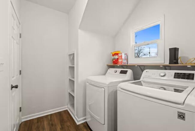 Building Photo - 2853 S Ellen St