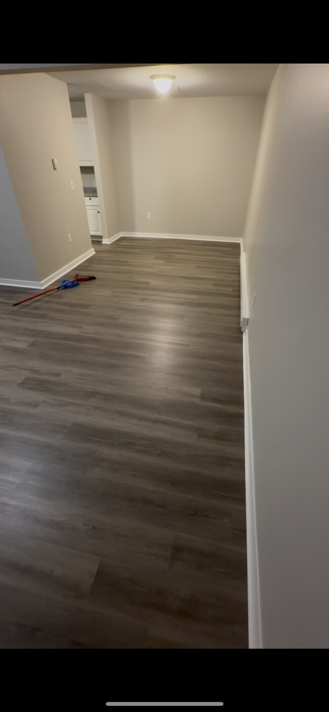 Building Photo - 85 Old Town Rd