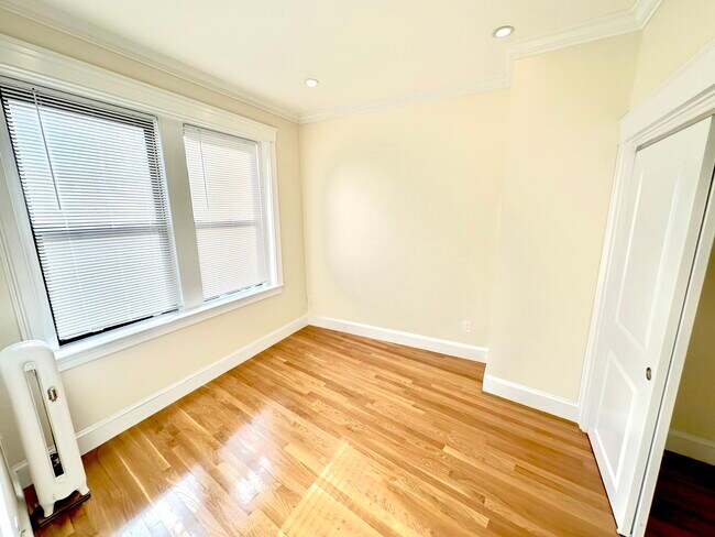 Building Photo - 1340 Commonwealth Ave