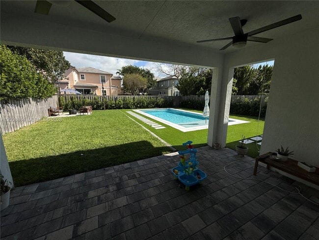 Building Photo - 2945 SE 3rd St