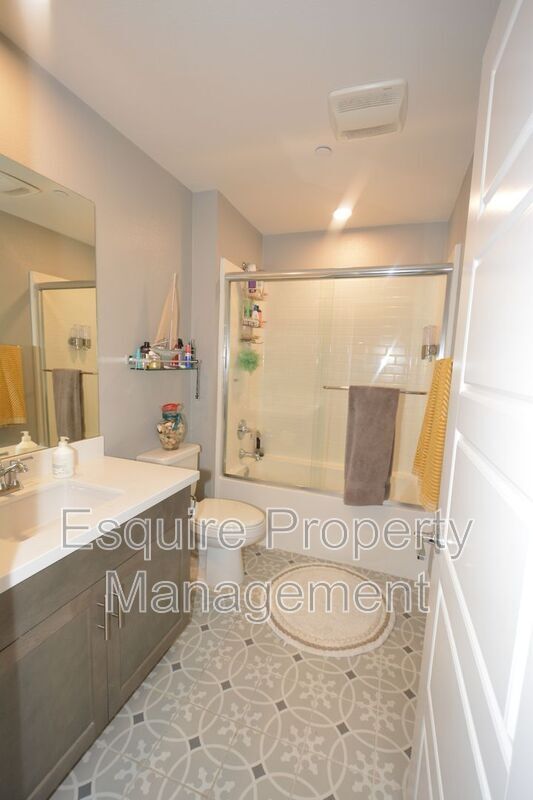 Building Photo - 643 Winchester Dr