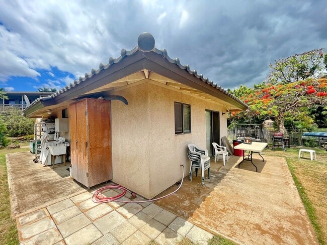 Building Photo - Maui Meadows - 2 Bed 1 Bath Unfurnished Cottage with Panoramic Ocean Views