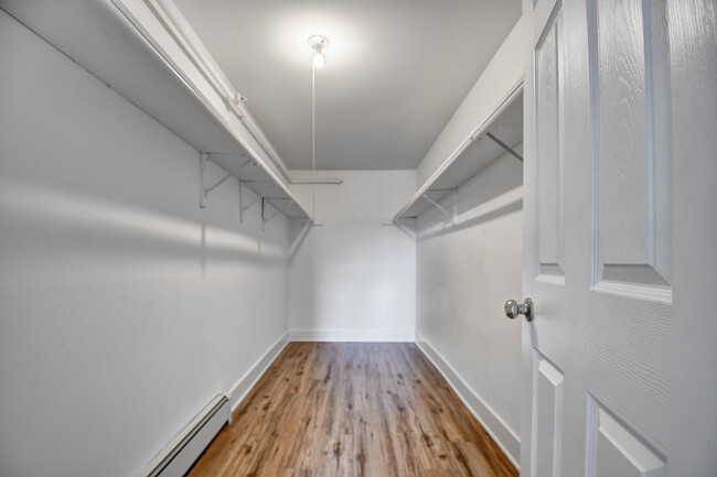 Building Photo - 8476 W 103rd Terrace