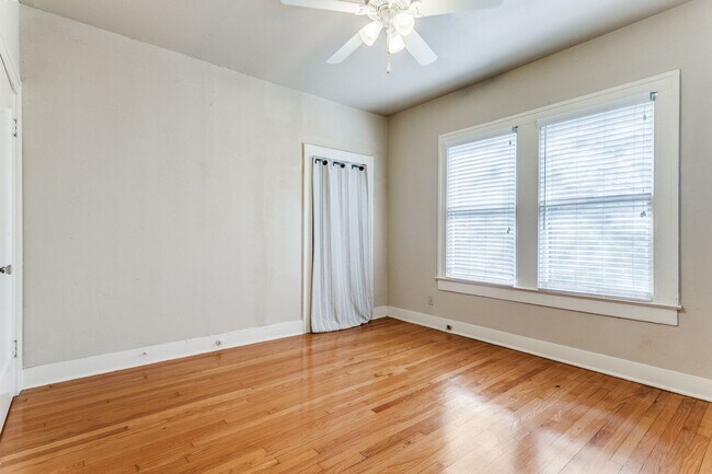 Building Photo - 526 Pershing Ave
