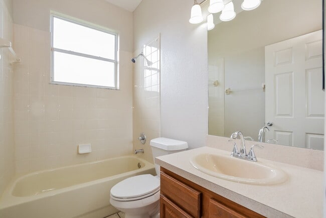 Building Photo - 2802 Palmyra Ct