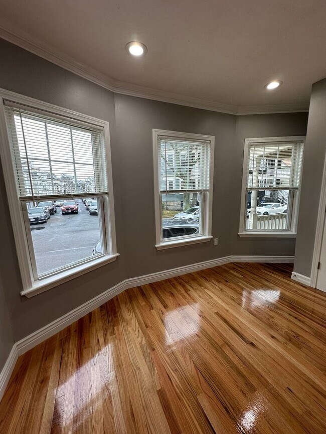 Building Photo - 95top