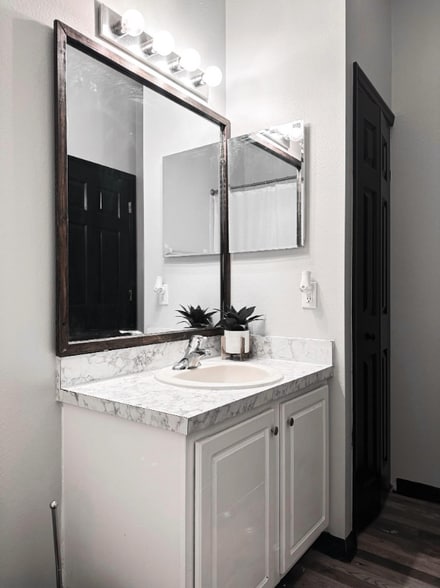 Building Photo - 1806 Superior Ct