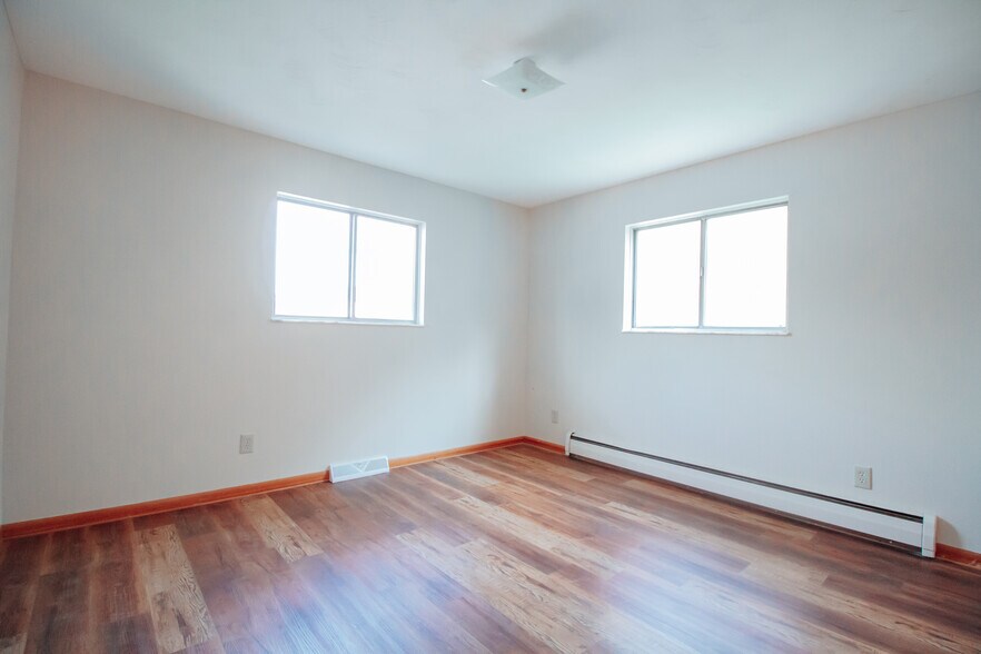Building Photo - 3012 Carskaddon Ave