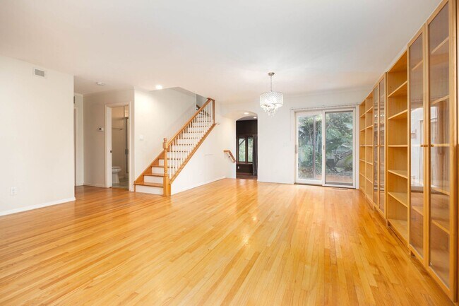 Building Photo - 1301 Forest Ave