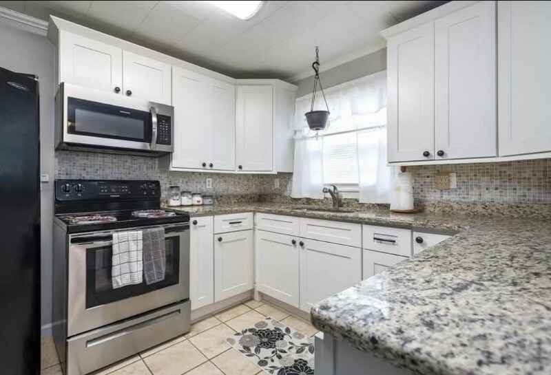 Building Photo - 755 Oakdell Ave