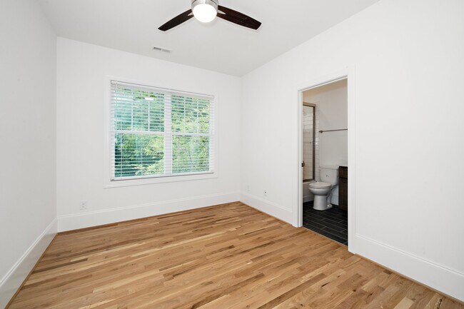 Building Photo - 3809 Burt Dr