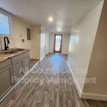 Building Photo - 2725 23rd St SW