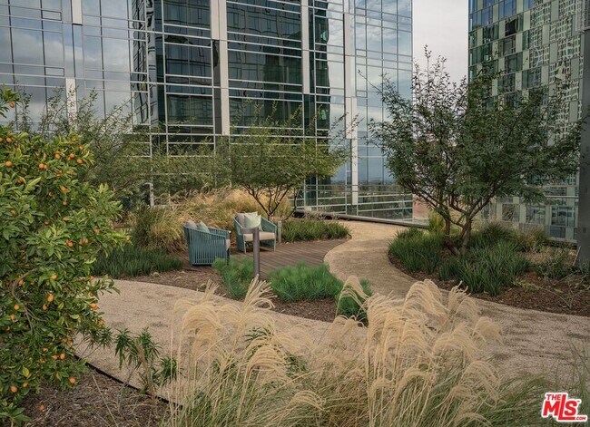 Building Photo - 877 Francisco St