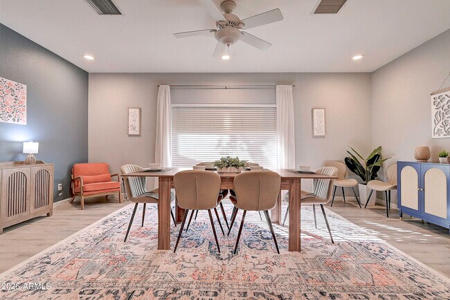 Building Photo - 1027 W 19th St