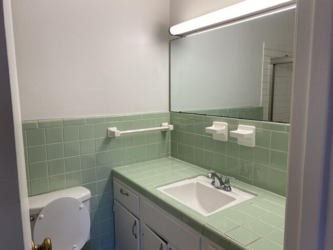 Building Photo - 2602 Robinson Ave