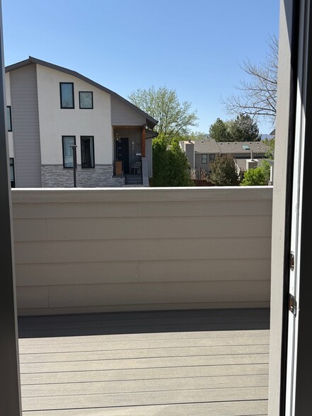 Building Photo - 837 Cherokee Dr