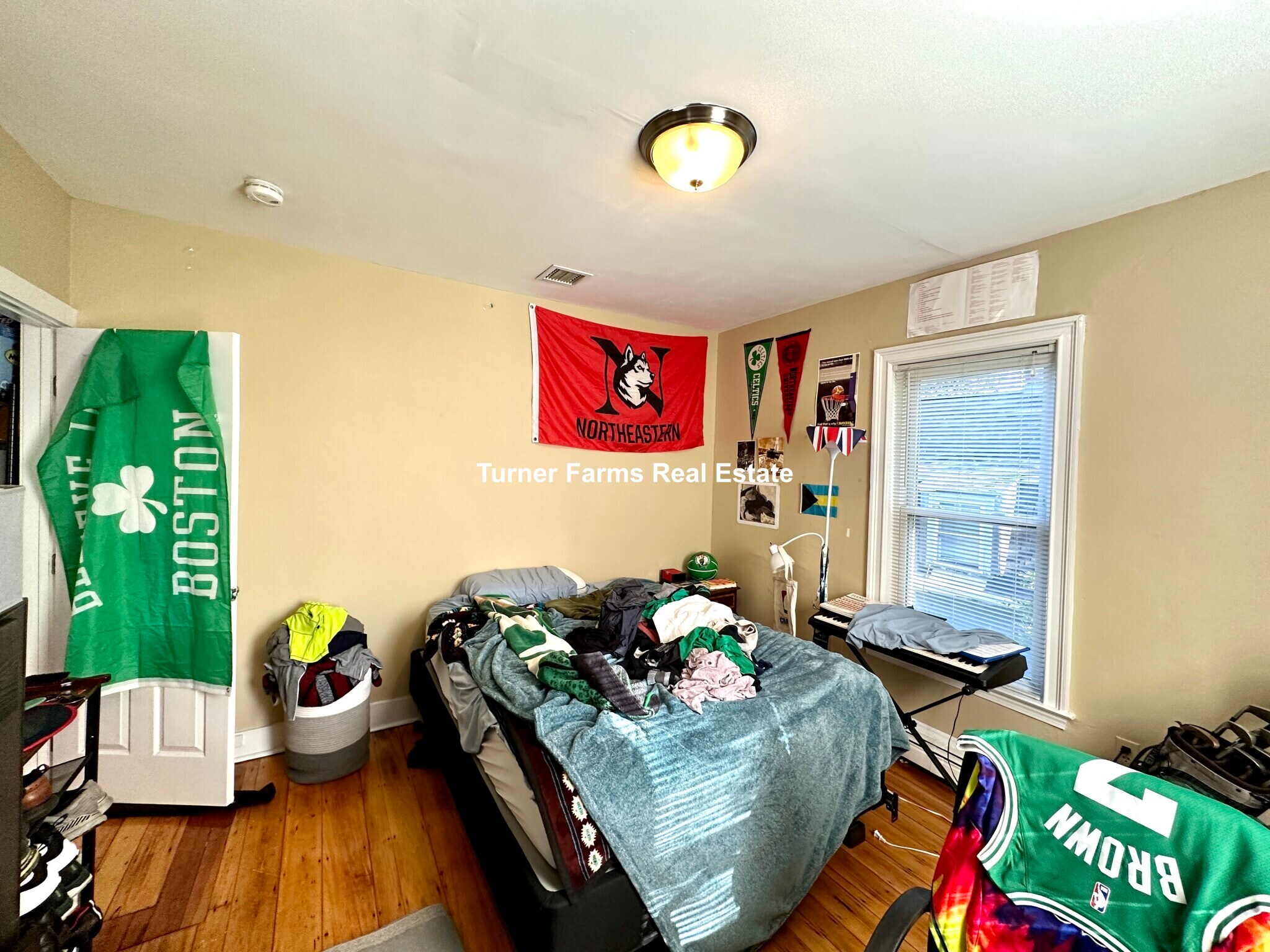 Building Photo - 44 Hillside St