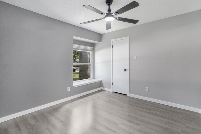 Building Photo - 509 Landing Blvd