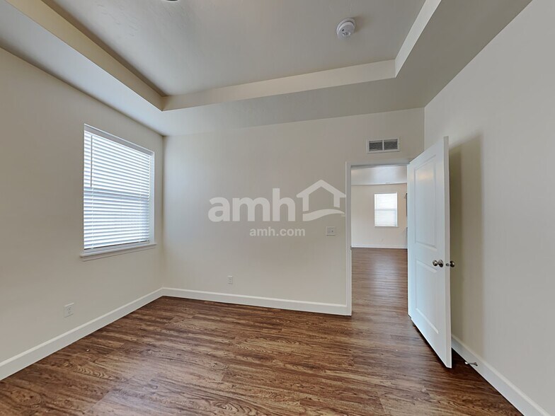 Building Photo - 426 E Sicily Dr