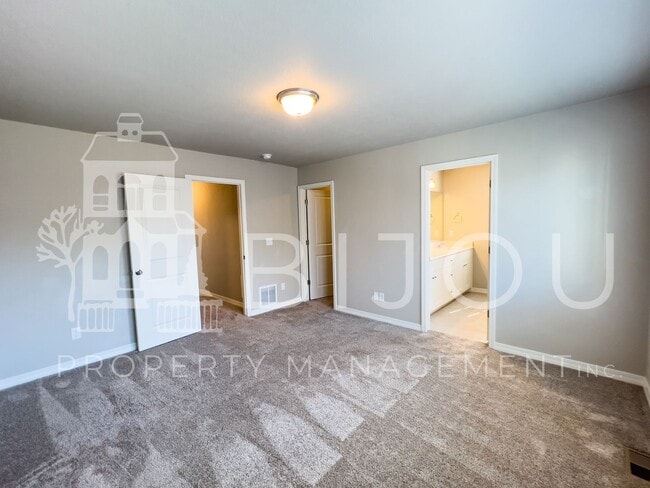 Building Photo - *Special Offer* 1/2 off First Month's Rent...