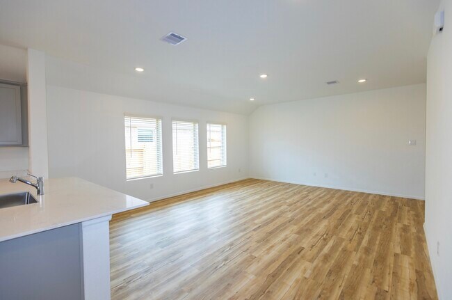 Building Photo - 5330 Sleepy Fox Ln