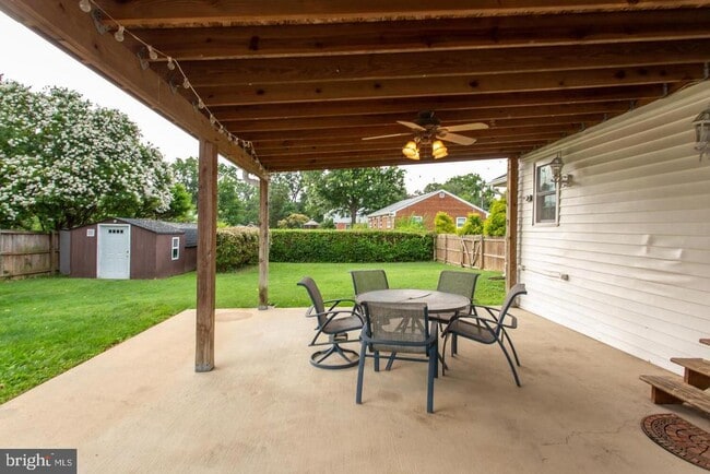 Building Photo - 5834 Pratt St