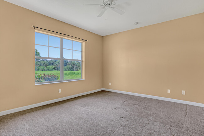 Building Photo - 2548 Creekside Dr