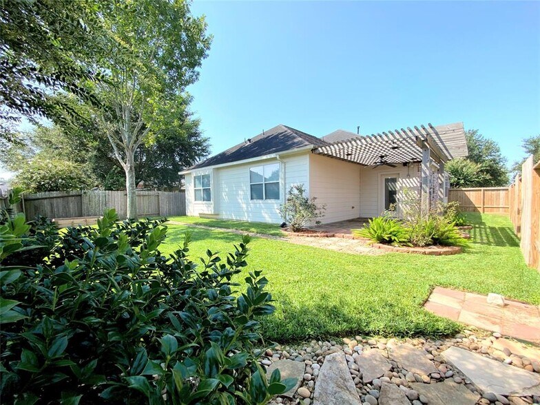 Building Photo - 314 River Briar Ln