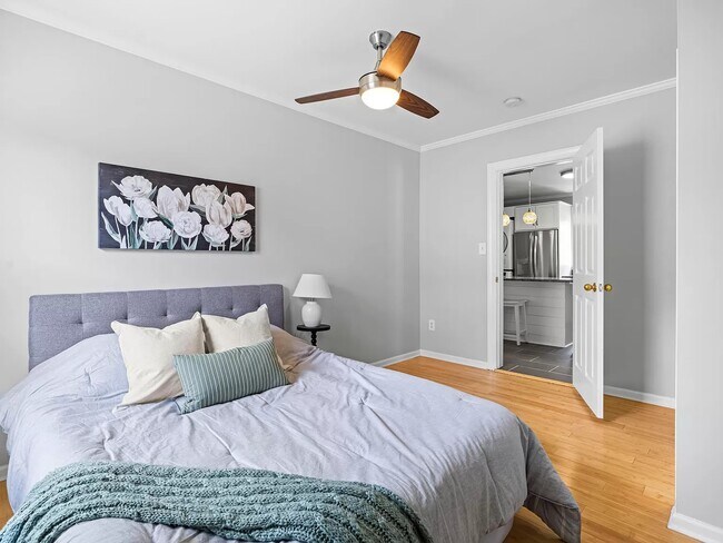 Building Photo - 1032 Moreland Ave