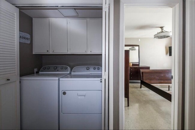 Building Photo - 8529 Hearth Dr