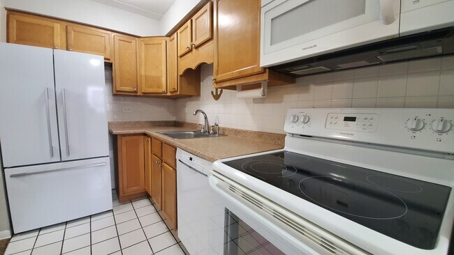 Building Photo - 7740 Harvard St