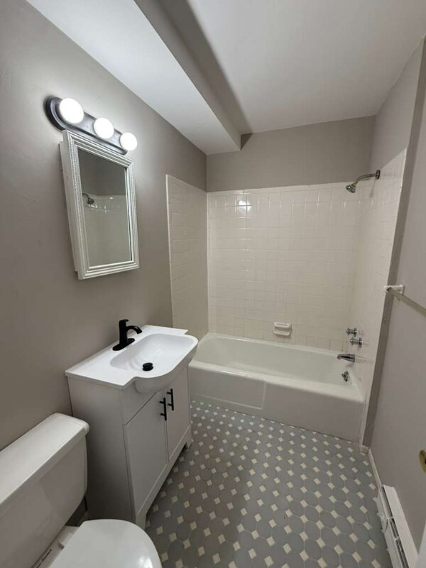 Building Photo - 1112 Riverside Ave.