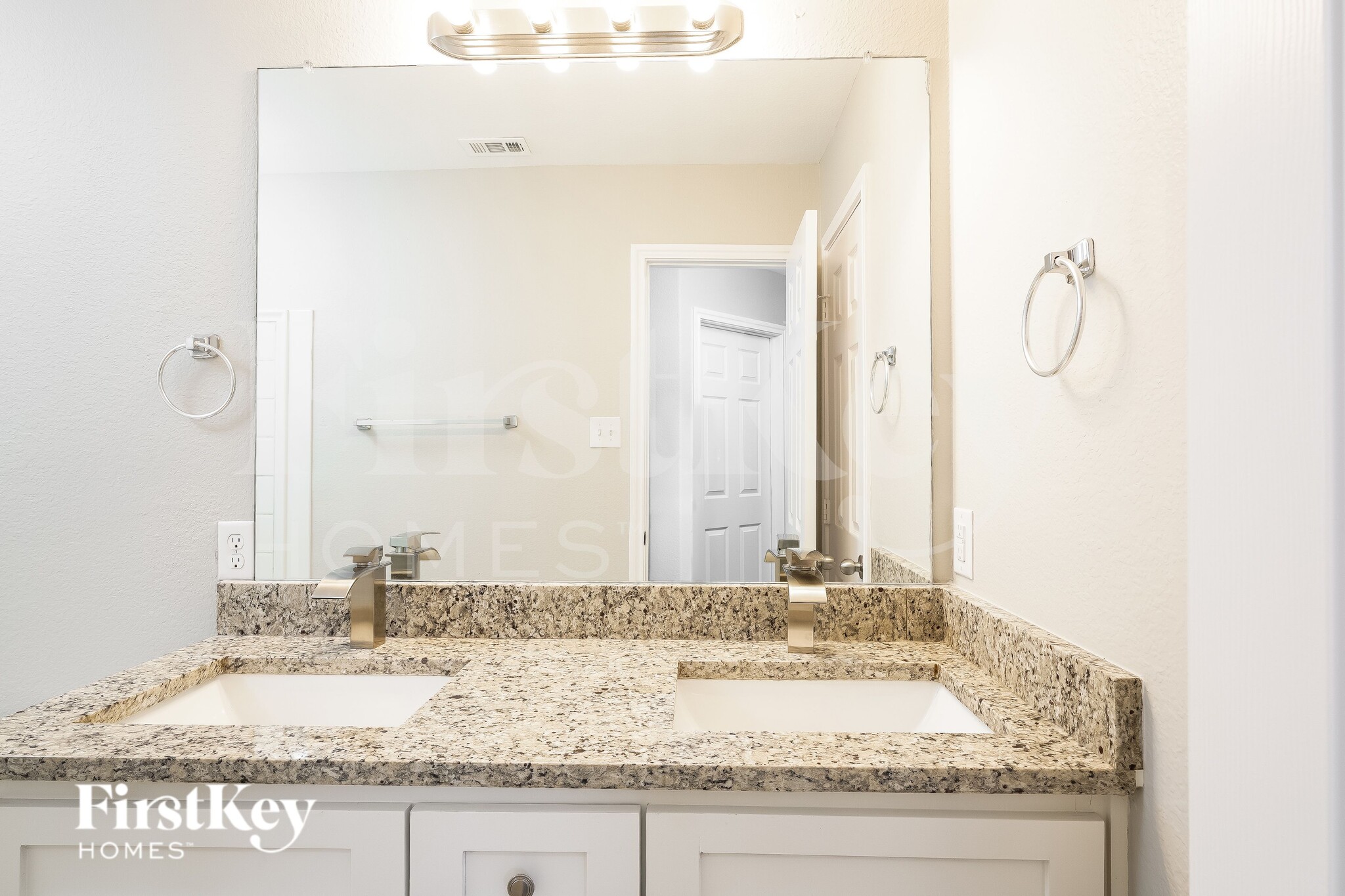 Building Photo - 101 Sycamore Cir