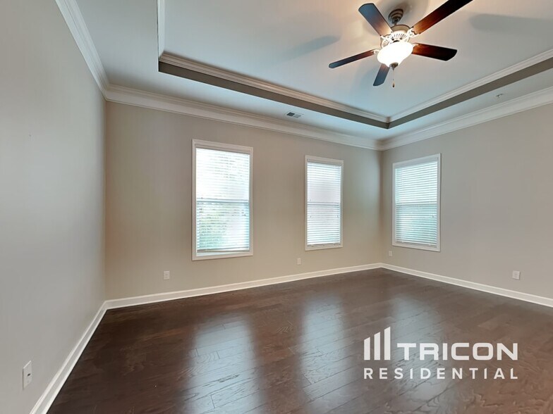 Building Photo - 135 Colonial Ct