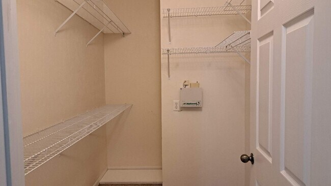 Building Photo - 13200 W Newberry Rd