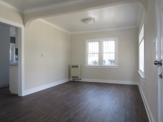 Building Photo - 1430 W 25th St
