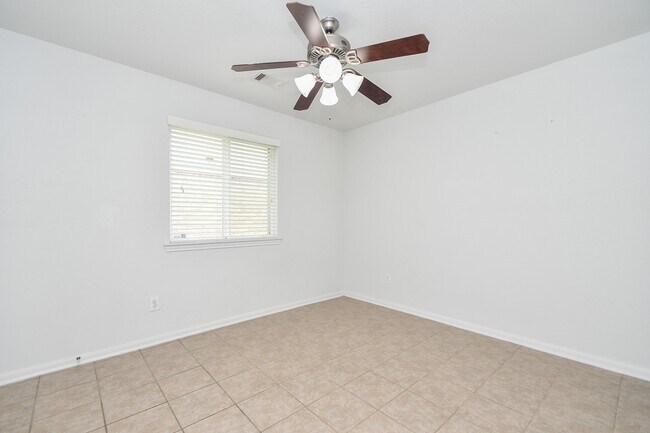 Building Photo - 18302 Mable Pond Ln