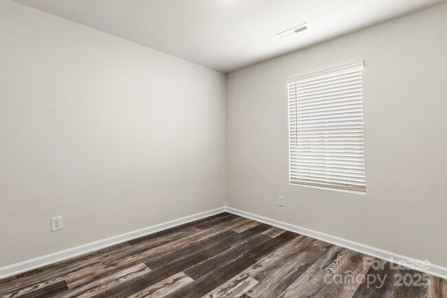 Building Photo - 117 Dogwood Vlg Trl