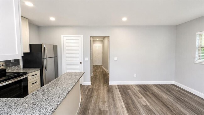 Building Photo - 2728 Goodrich Ave