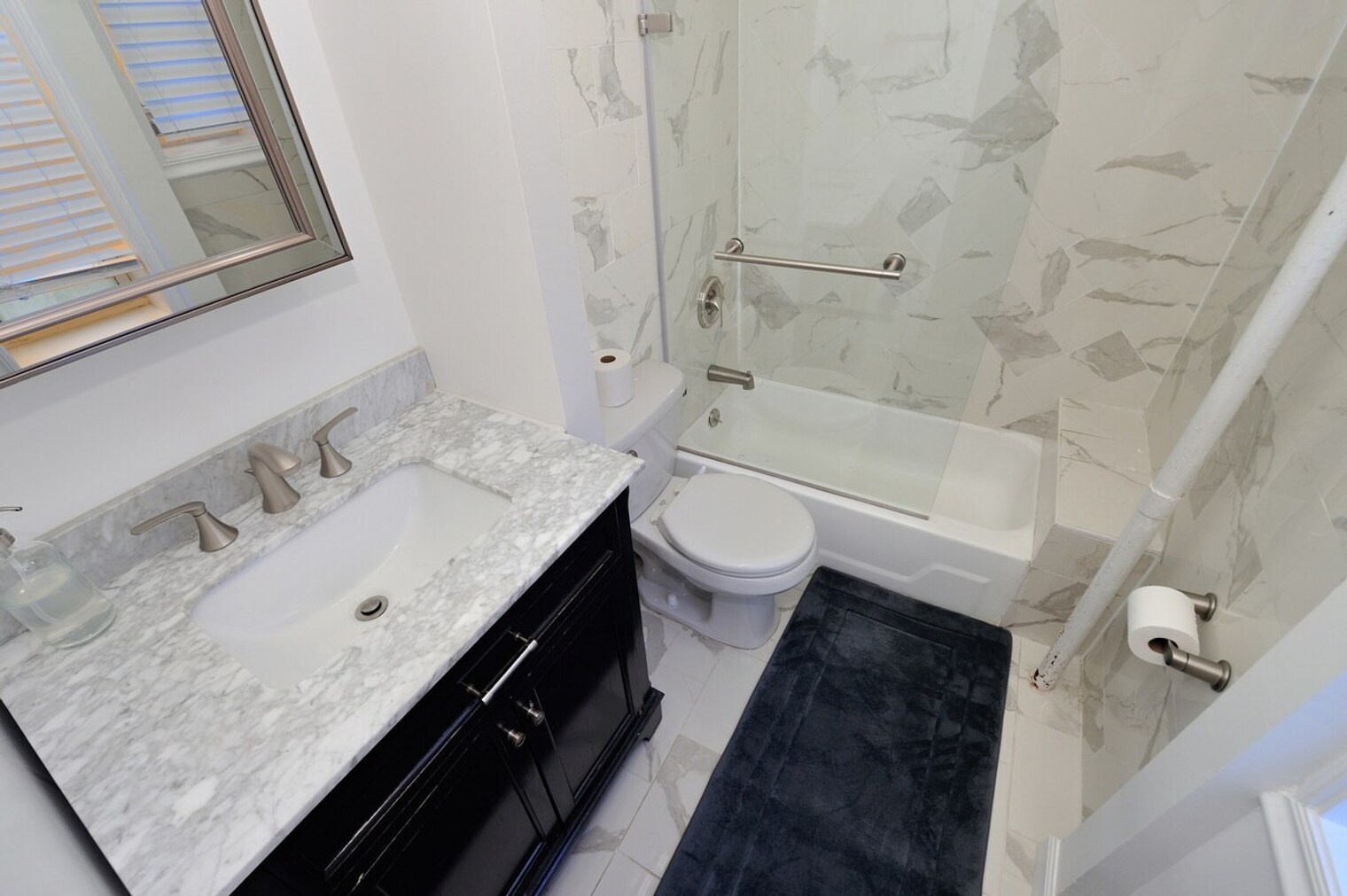 Building Photo - 400 Broome St