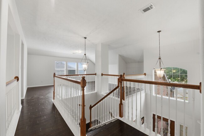 Building Photo - 7519 Chathan Glen Ln