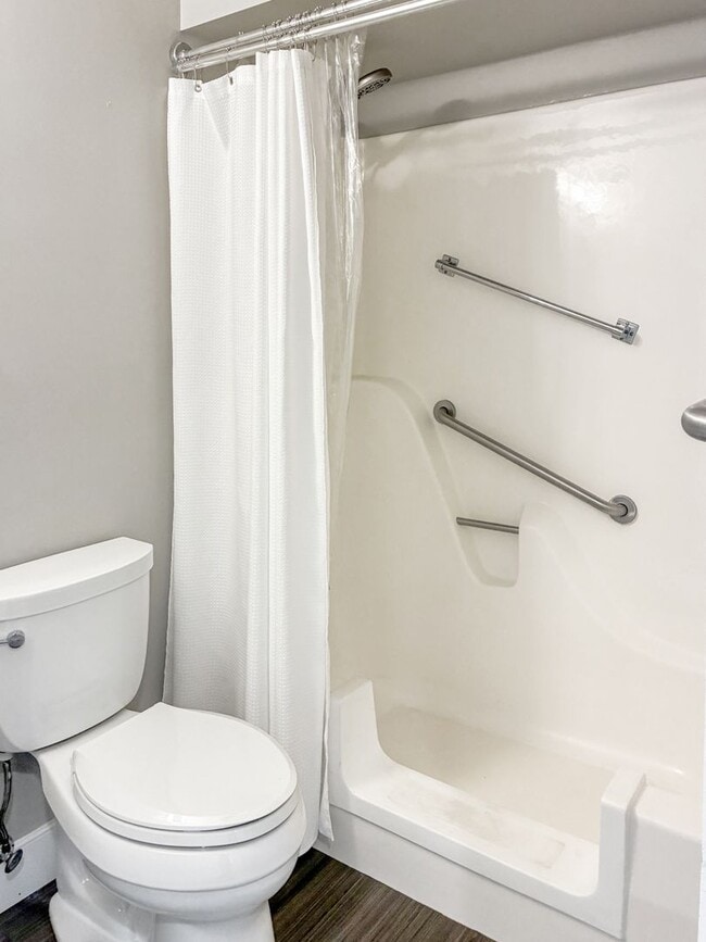 Building Photo - Recently Remodeled 3 bed 3 bath in Tuckahoe!