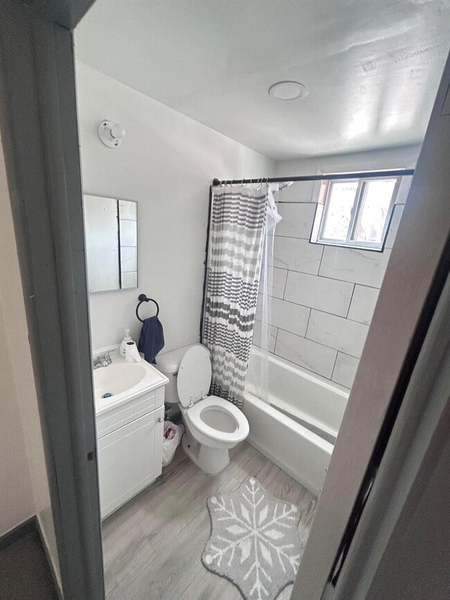 Building Photo - 15885 Beaverland St