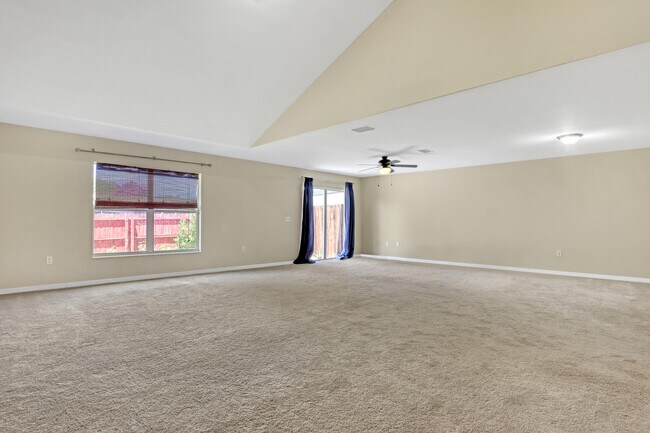 Building Photo - 480 L M Davey Ln