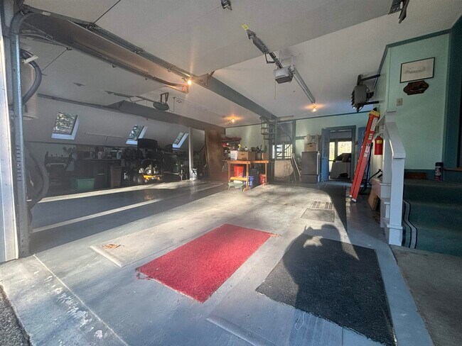 Building Photo - 104 Woodland Rd