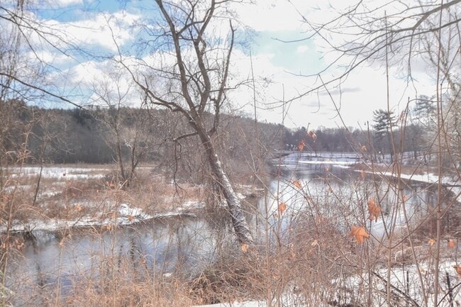 Building Photo - 27 Fenway Dr