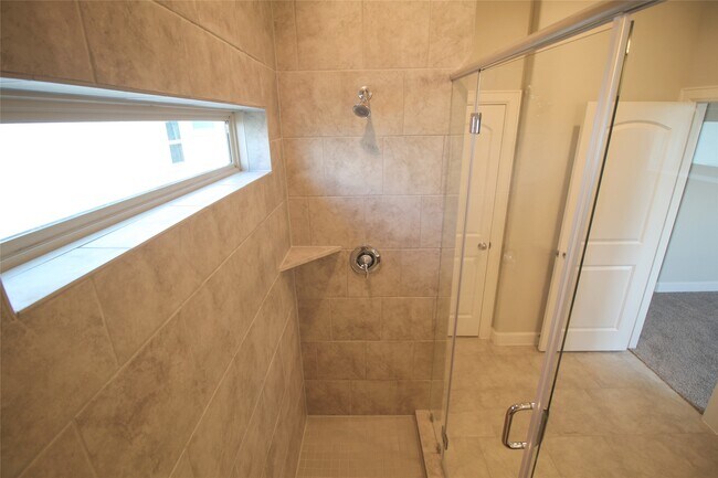 Building Photo - 11917 Oakmont Valley Trace