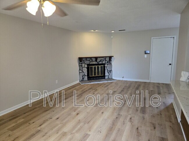 Building Photo - 4803 E Indian Trail