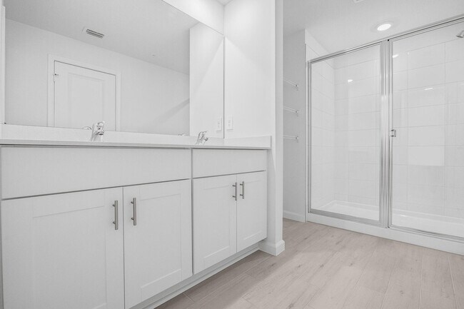 Building Photo - 587 Salisbury Cir