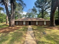 Building Photo - 1202 Ferncrest Dr